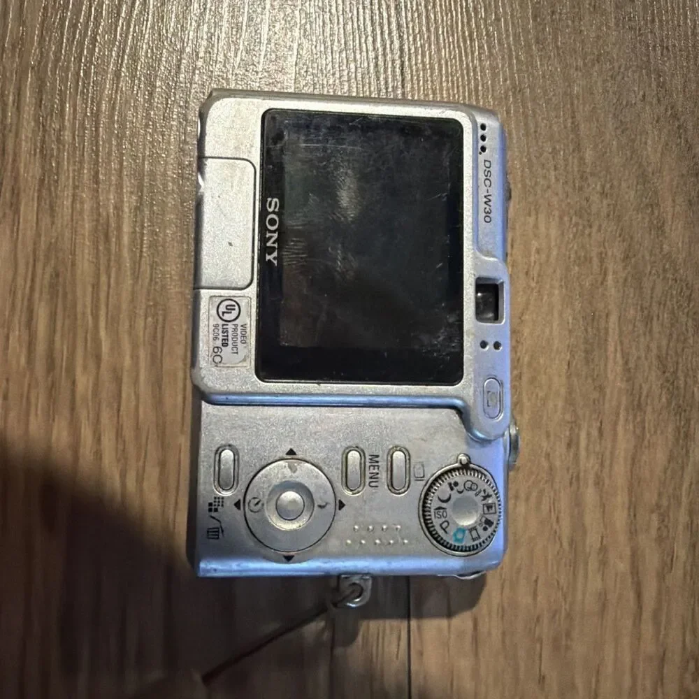 Sony Cyber-shot DSC-W30 Silver Not Tested With Battery